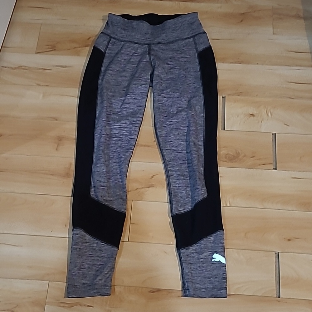 Puma women's size small gray and black capris